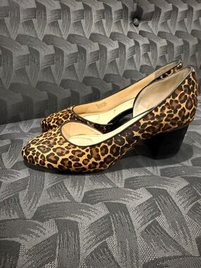 Classy leather Leopard Print Block Heel Pumps